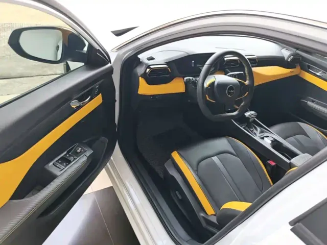 Dongfeng Yixuan — Фото автомобиля 15