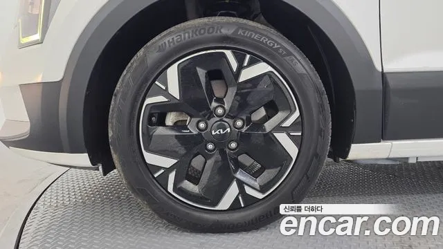 Kia Niro — Фото автомобиля 5