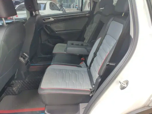 Volkswagen Tiguan L — Фото автомобиля 14