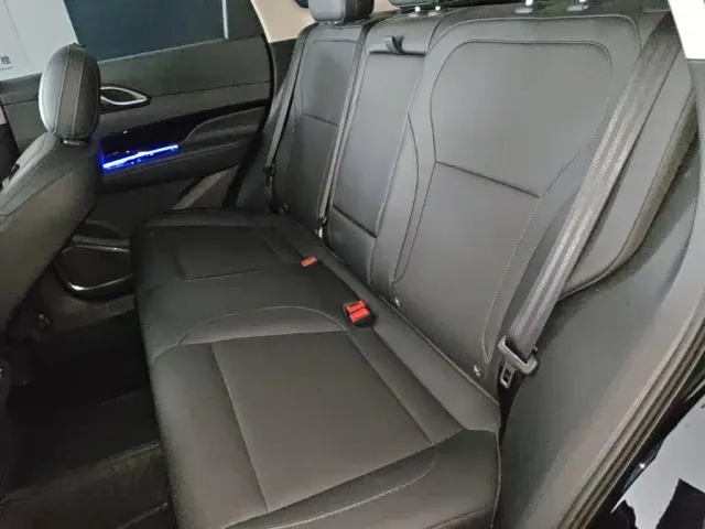 Hongqi HS3 PHEV — Фото автомобиля 16