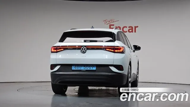 Volkswagen ID.4 — Фото автомобиля 4