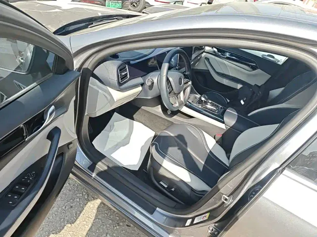 BYD Qin PLUS — Фото автомобиля 15
