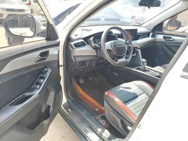 BAIC X3 — Фото автомобиля 15