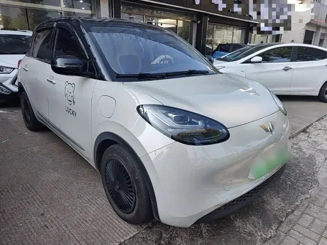 Wuling Bingo — Фото автомобиля 3