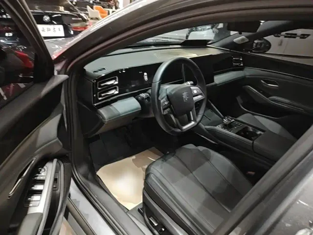 BYD Qin L — Фото автомобиля 13