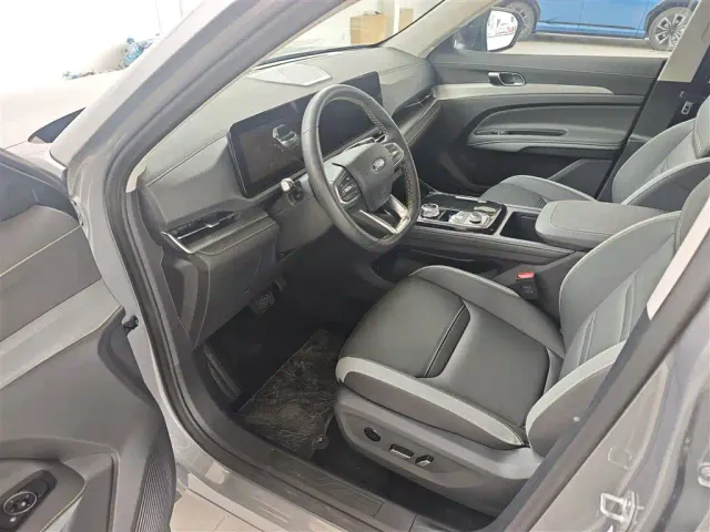 Ford Lingrui — Фото автомобиля 10