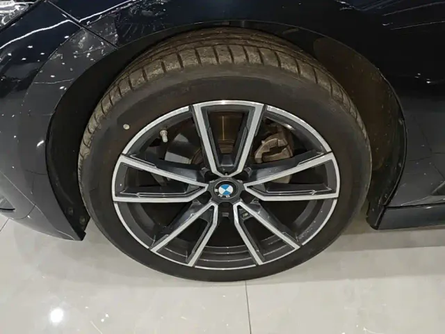 BMW 3 Series — Фото автомобиля 22