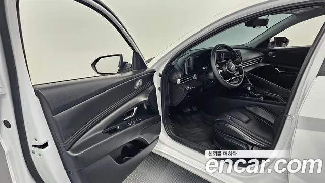 Hyundai AVANTE Avante (CN7) — Фото автомобиля 10