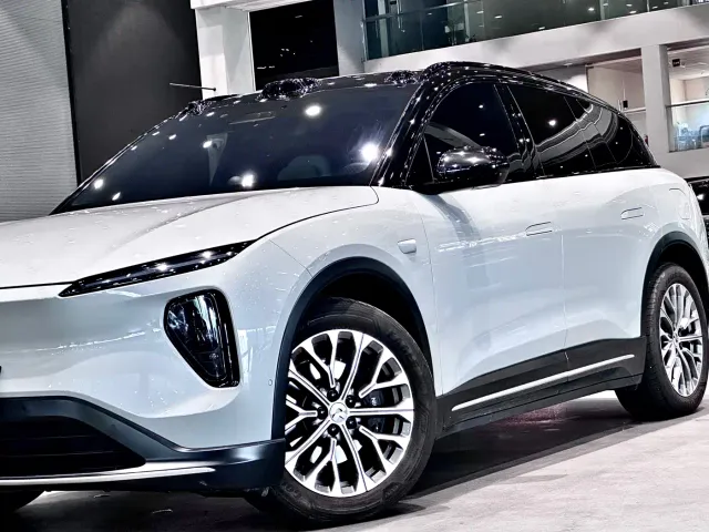 Nio ES6 — Фото автомобиля 7