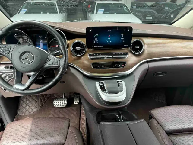 Mercedes-Benz V-Class — Фото автомобиля 4