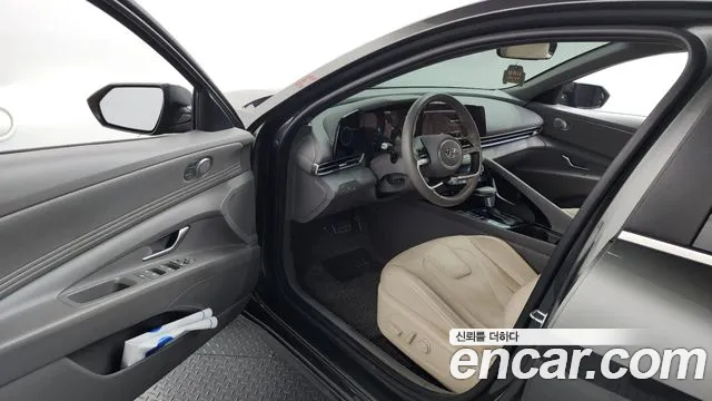 Hyundai AVANTE Avante (CN7) — Фото автомобиля 10