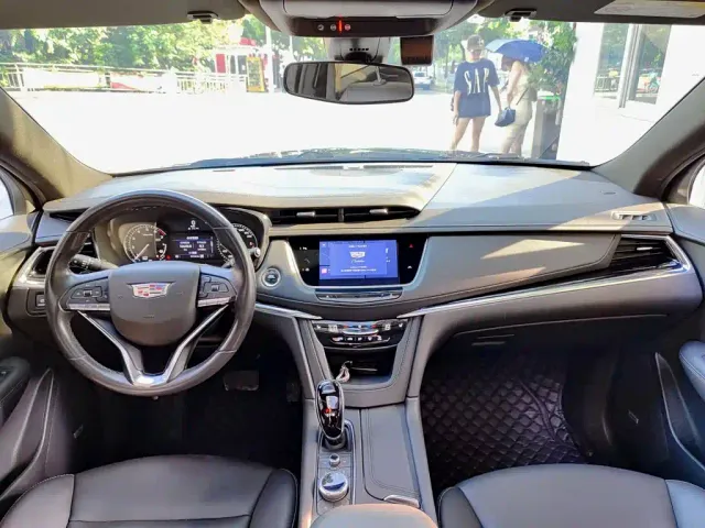 Cadillac XT6 — Фото автомобиля 10