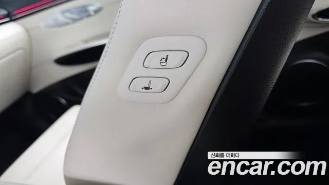 Genesis GV70 2.5T Бензин 2WD — Фото автомобиля 30