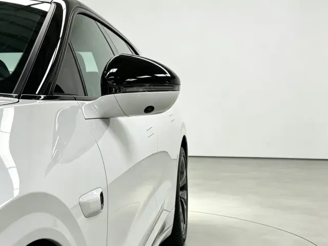 Li Auto i8 — Фото автомобиля 3