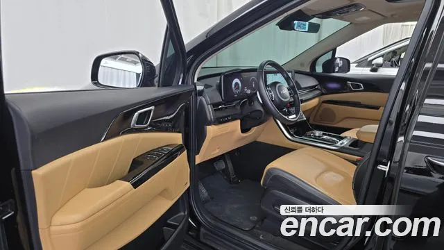 Kia Carnival Generation 4 — Фото автомобиля 10