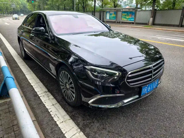 Mercedes-Benz E-Class — Фото автомобиля 3