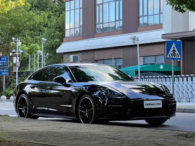 Porsche Panamera — Фото автомобиля 3