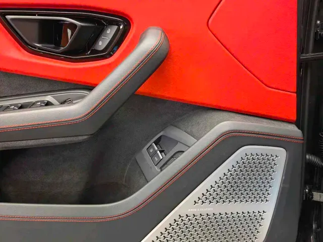 Lamborghini Urus — Фото автомобиля 15