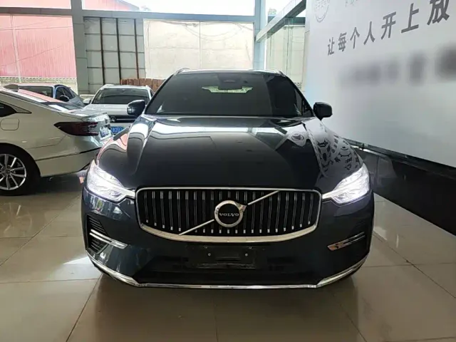 Volvo XC60 — Фото автомобиля 2
