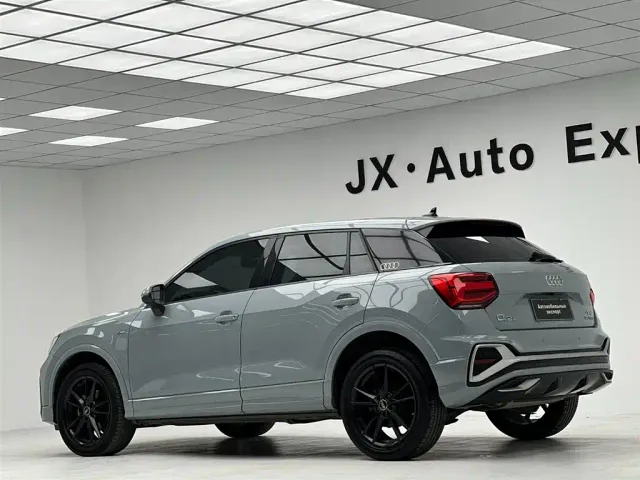 Audi Q2L — Фото автомобиля 9