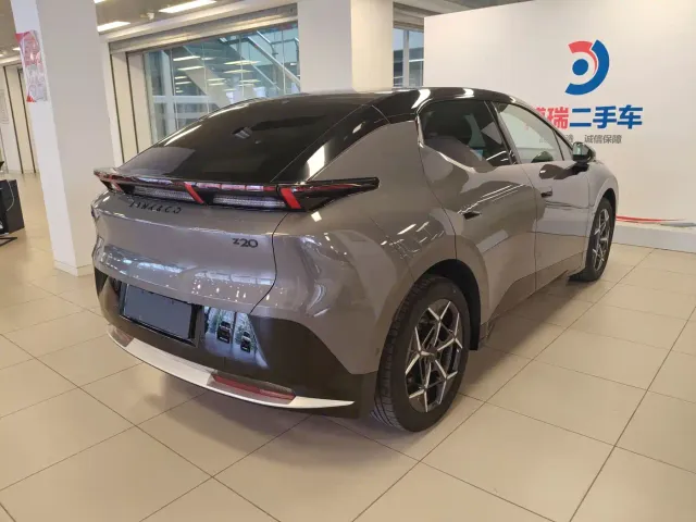 Lynk & Co Z20 — Фото автомобиля 29