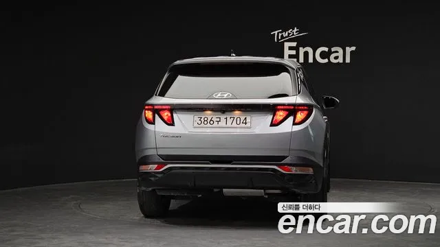 Hyundai Tucson Tucson (NX4) Дизель 2.0 2WD — Фото автомобиля 4