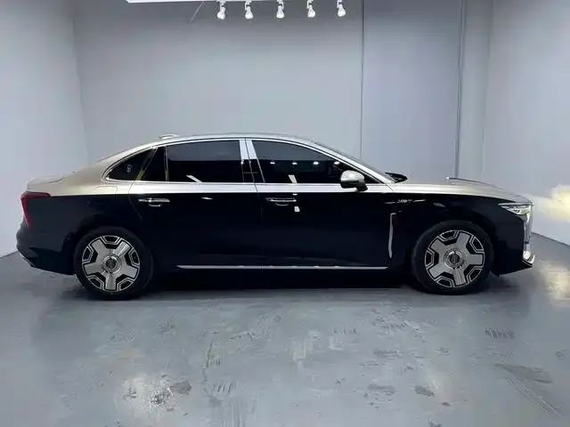 Hongqi H5 — Фото автомобиля 6