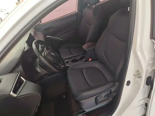 Toyota Corolla Cross — Фото автомобиля 14