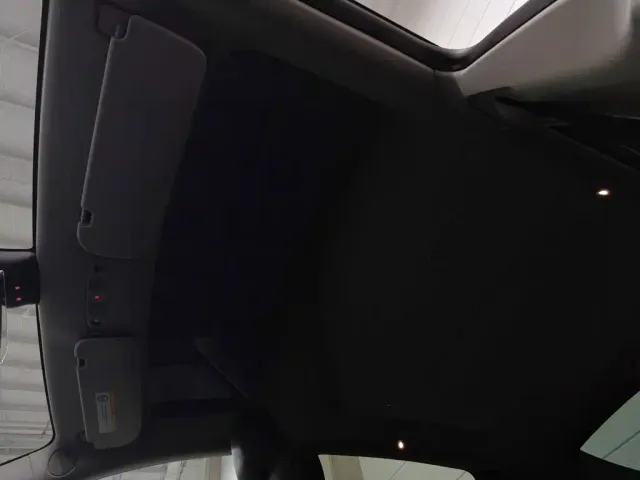 Tesla Model Y — Фото автомобиля 14