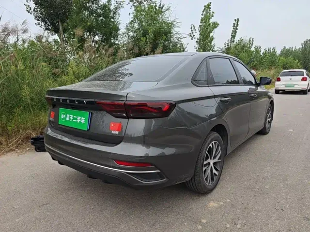 Geely Emgrand — Фото автомобиля 6