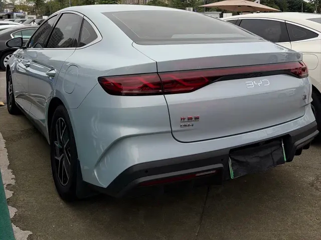 BYD Qin L — Фото автомобиля 10