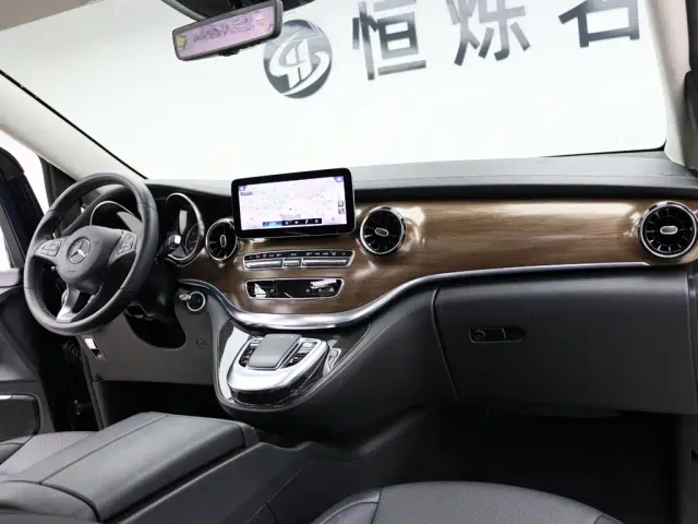 Mercedes-Benz V-Class — Фото автомобиля 26