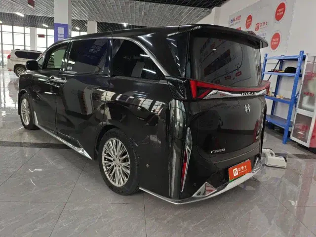 Hycan V09 — Фото автомобиля 6
