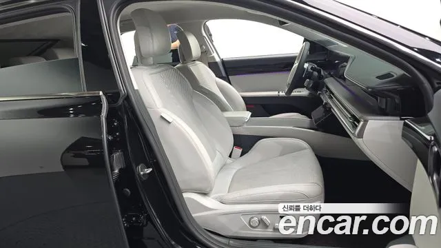 Hyundai Grandeur Grandeur (GN7) 2.5 Бензин 2WD — Фото автомобиля 12