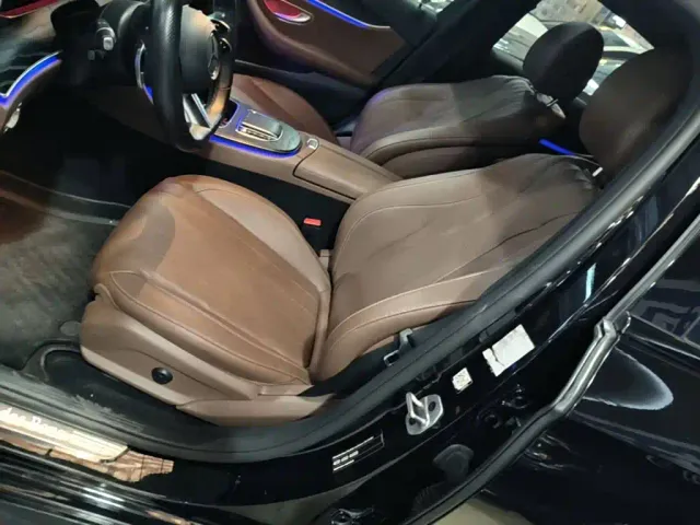 Mercedes-Benz E-Class — Фото автомобиля 14