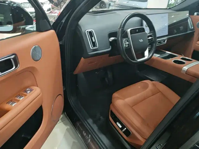 Li Auto L7 — Фото автомобиля 15