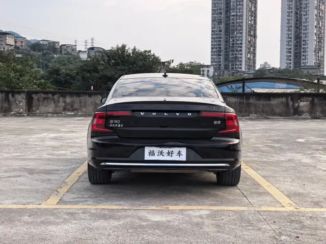 Volvo S90 — Фото автомобиля 15