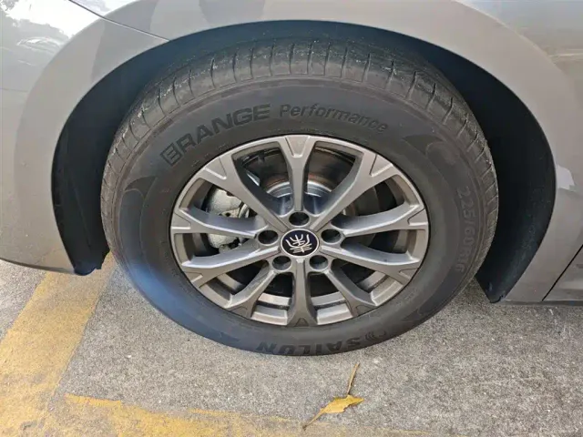 BYD Qin L — Фото автомобиля 22