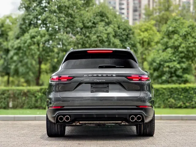 Porsche Cayenne — Фото автомобиля 6