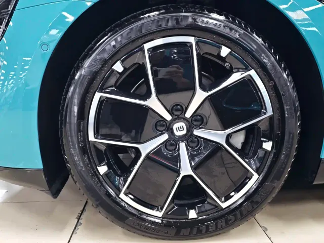 Xiaomi SU7 — Фото автомобиля 28