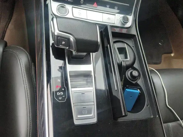 Audi A8 — Фото автомобиля 16