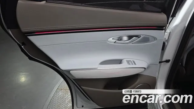 Genesis GV70 — Фото автомобиля 14