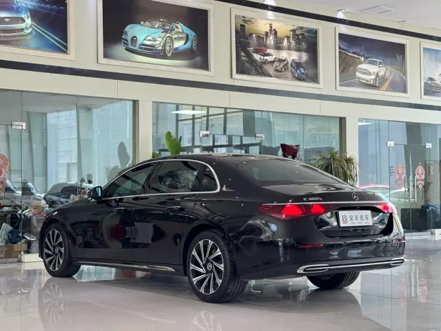 Mercedes-Benz E-Class — Фото автомобиля 14