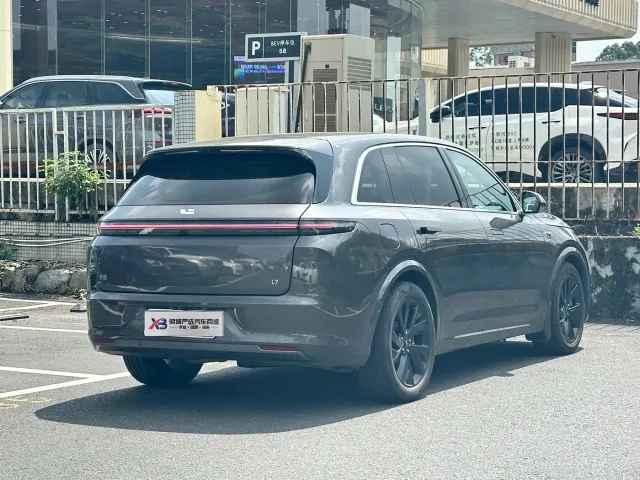 Li Auto L7 — Фото автомобиля 4