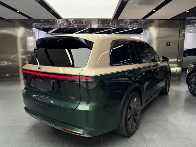 Li Auto L9 — Фото автомобиля 15