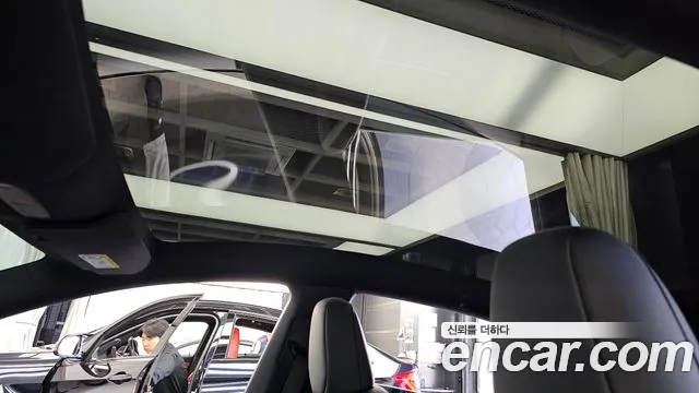 Tesla Model Y — Фото автомобиля 25