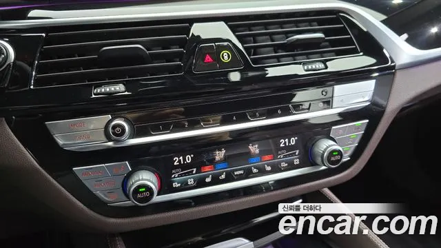 BMW 5 Series G30 — Фото автомобиля 30