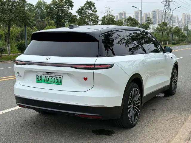 Nio ES8 — Фото автомобиля 5