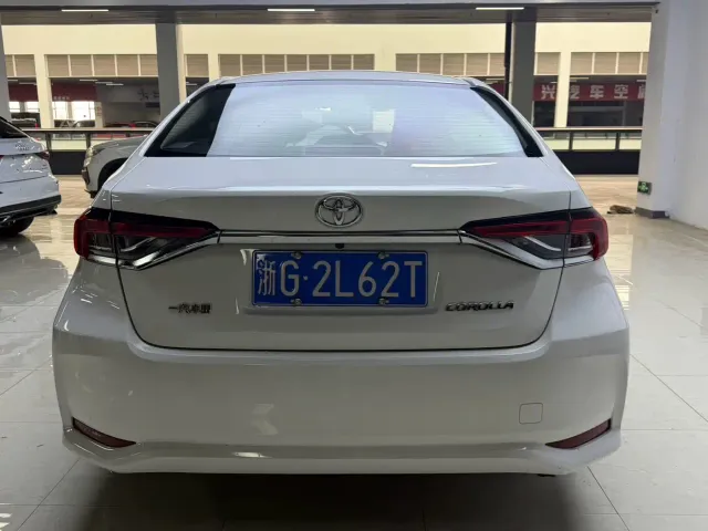 Toyota Corolla — Фото автомобиля 16