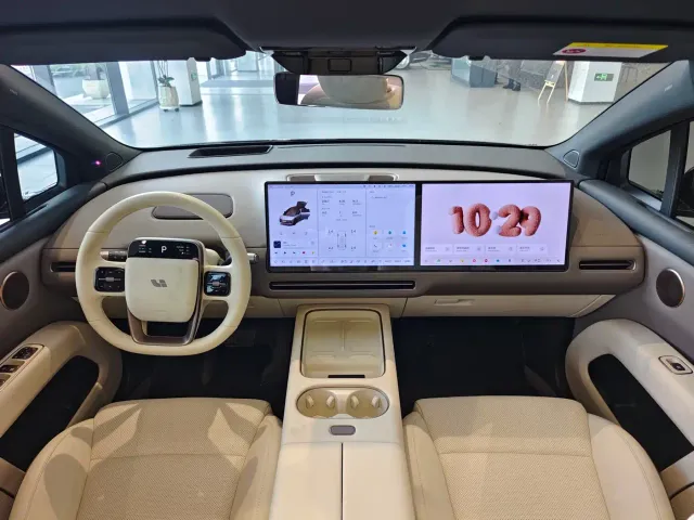 Li Auto i6 — Фото автомобиля 7